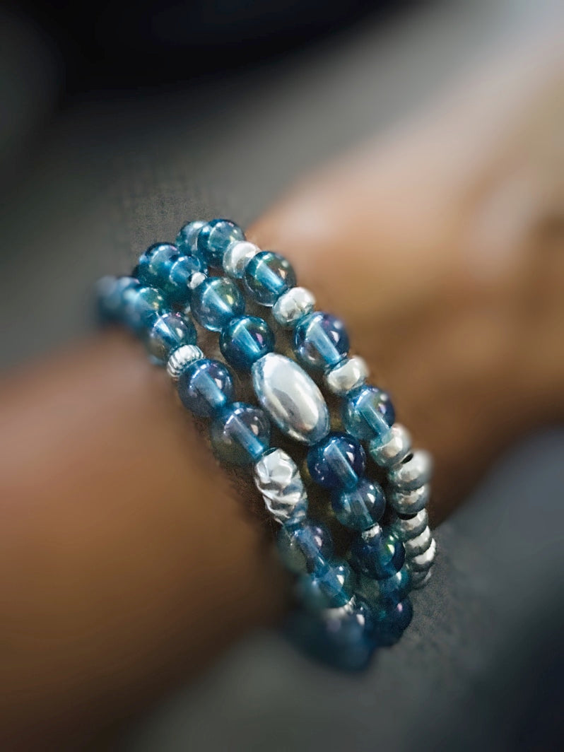 A144 - Aqua Aura mit Hill Tribe Silber