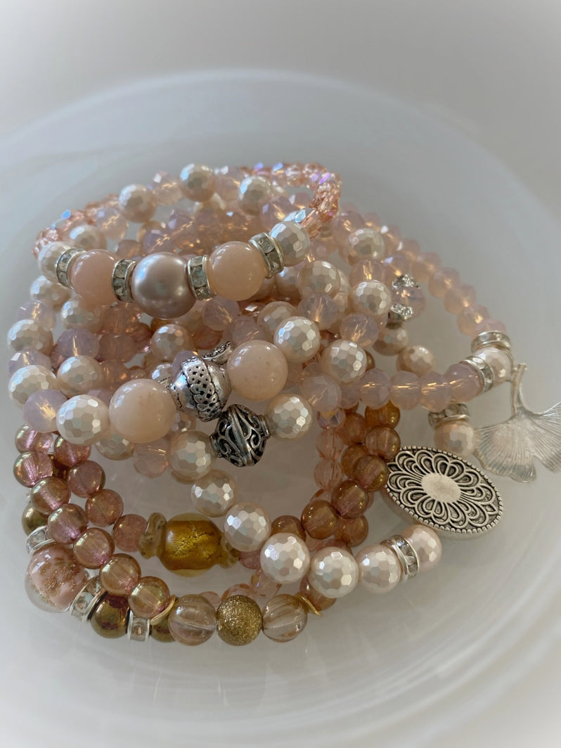 A367 - Kristallglas mit Rosa Aventurin und Muschelperlen