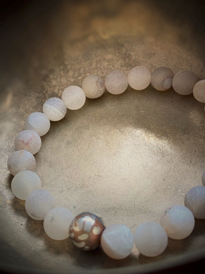 A391 - Druzy Achat mit Mantraperle