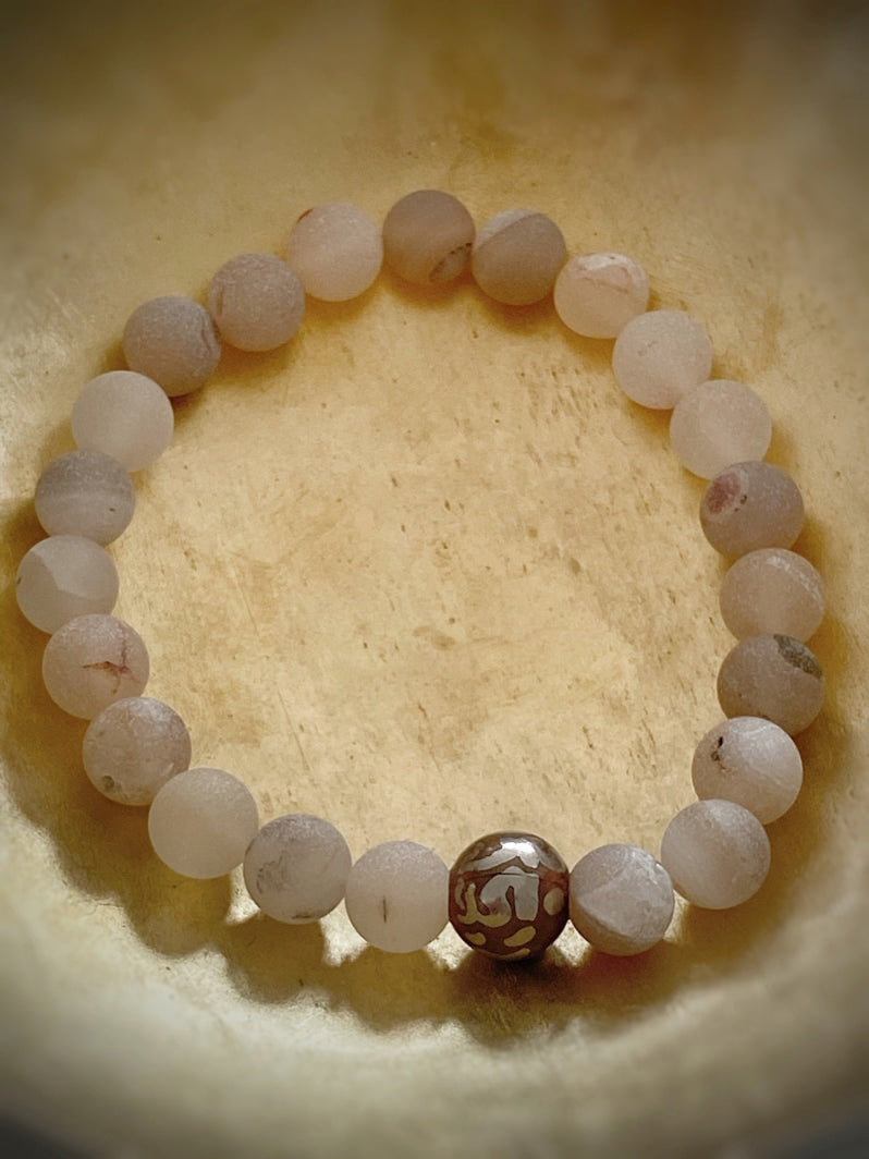 A391 - Druzy Achat mit Mantraperle
