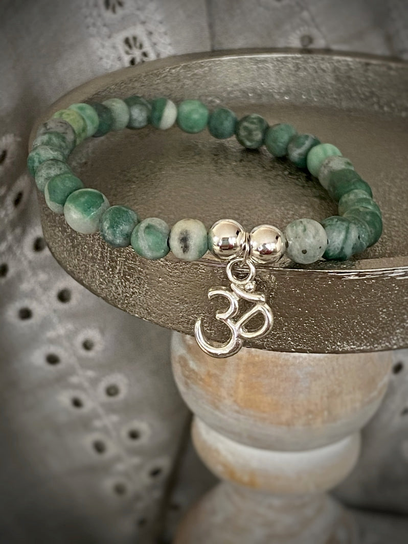 A674 - Matte grüne Jade mit OM
