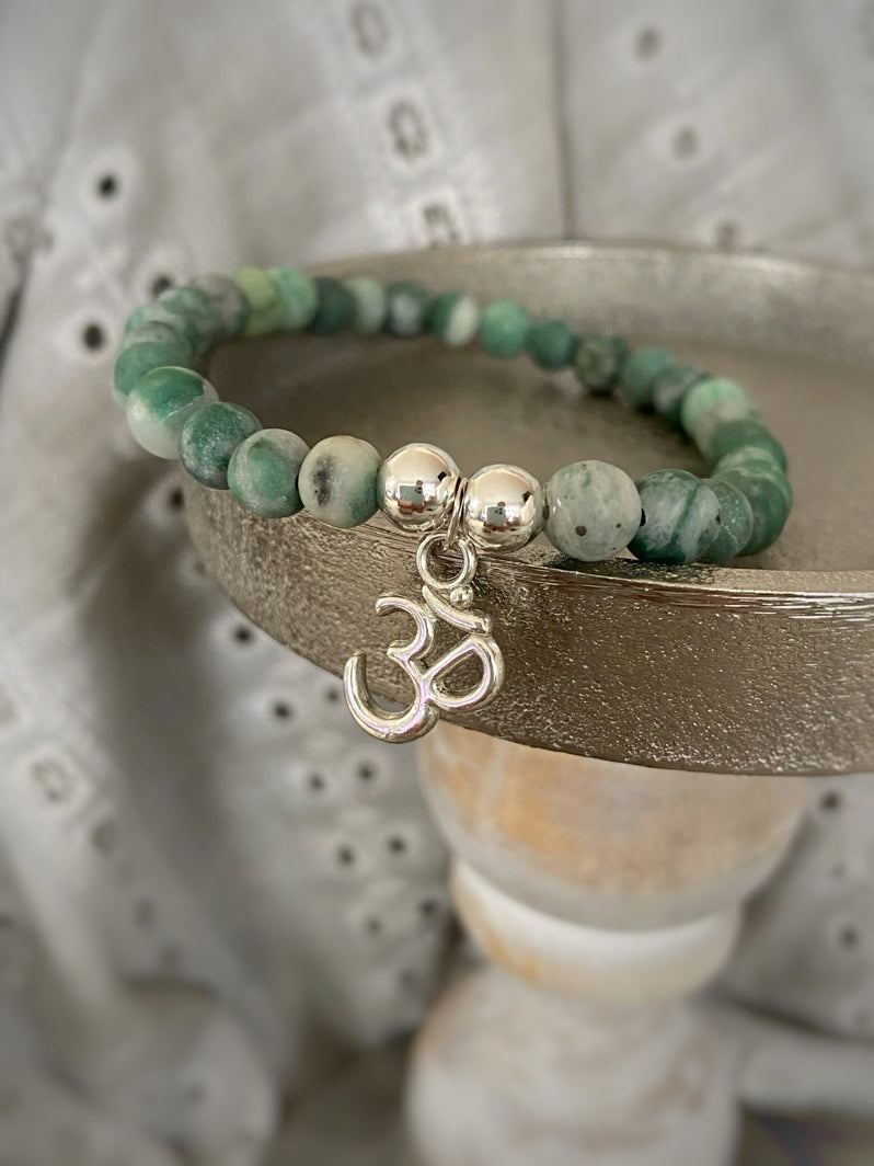 A674 - Matte grüne Jade mit OM