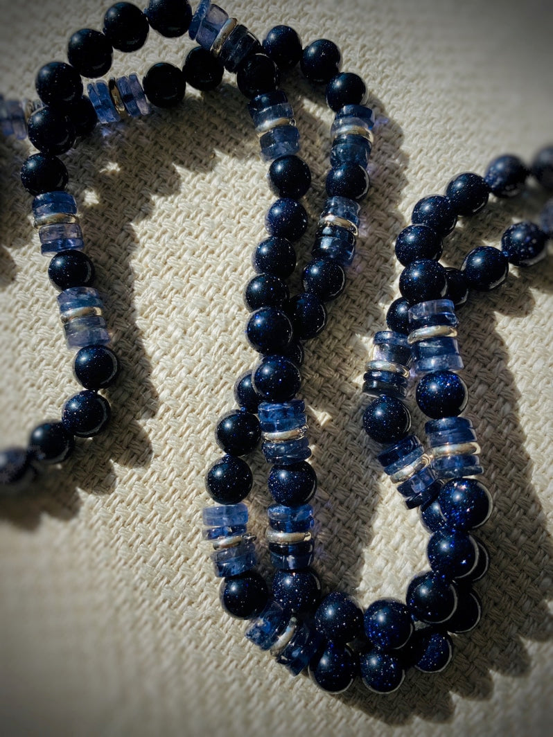 M102 – Blue Velvet