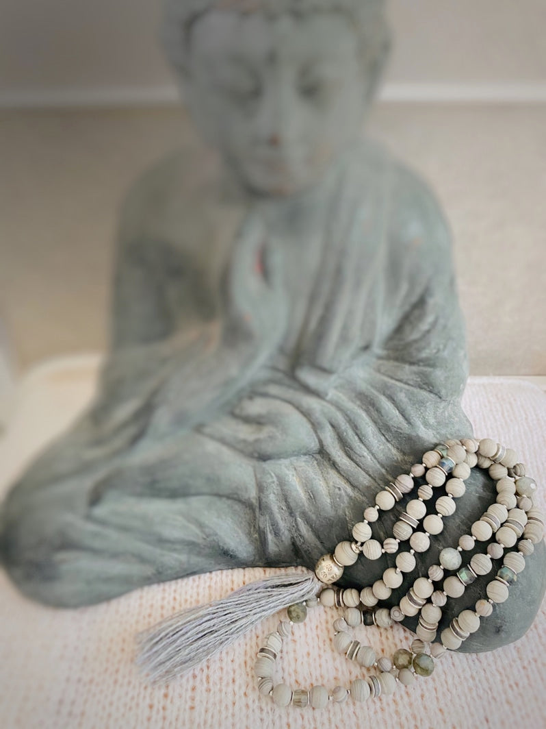 M104 – Shades of Grey