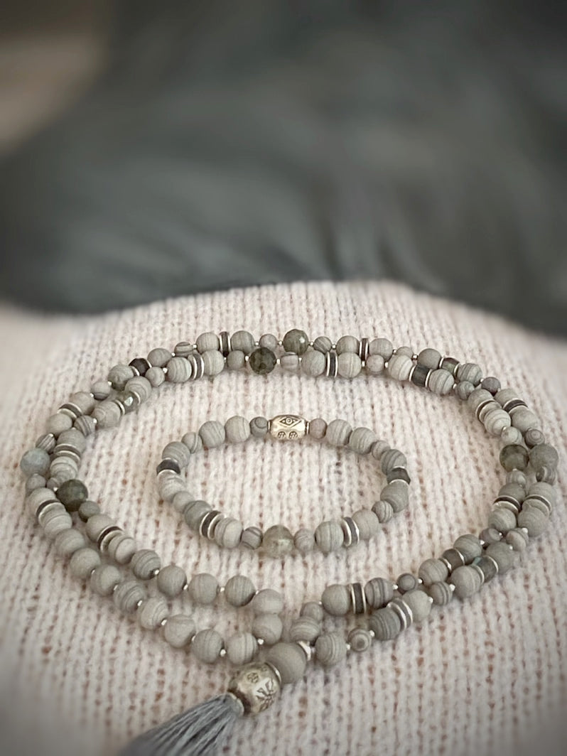 M104 – Shades of Grey