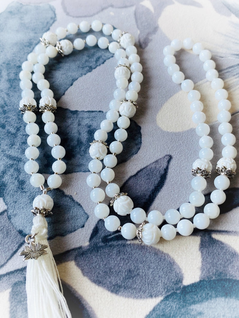 M135 - White Lotus