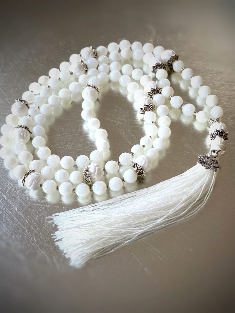 M135 - White Lotus