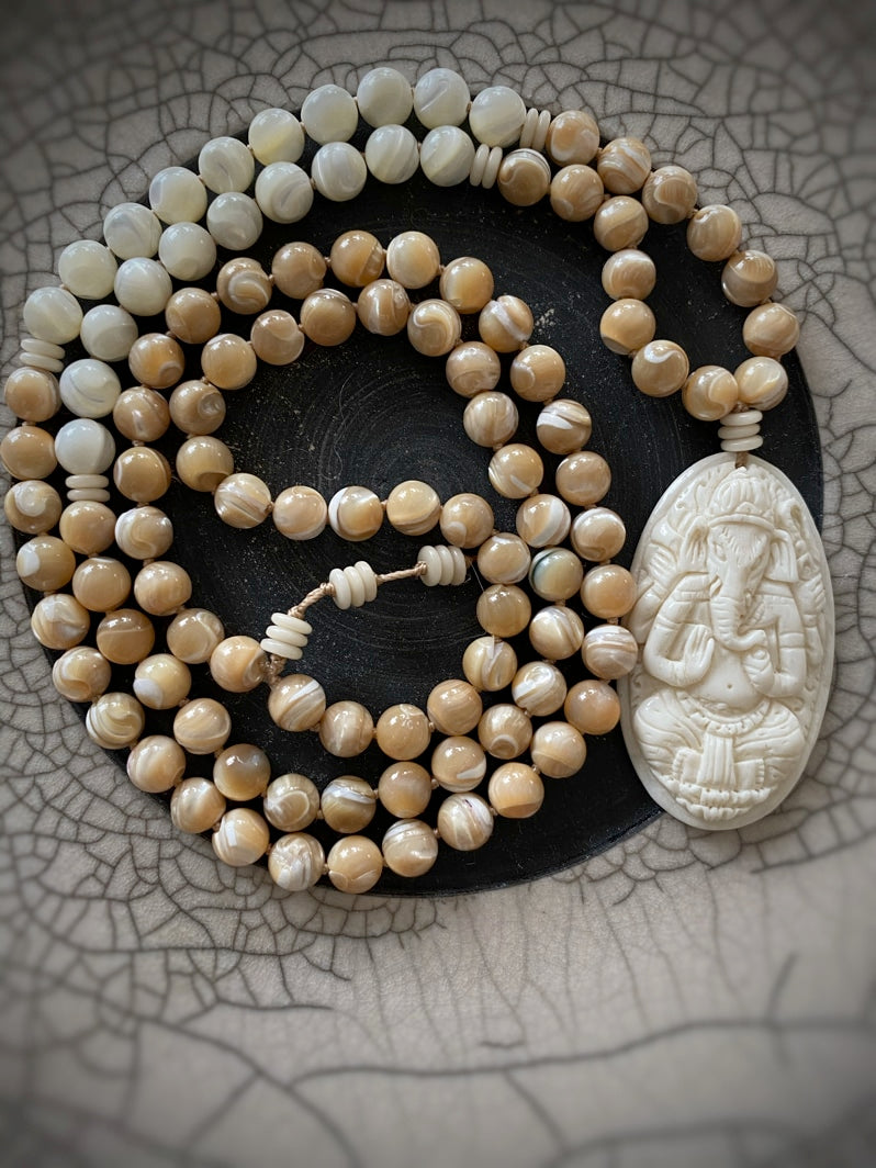 M181 - In Love with Ganesha