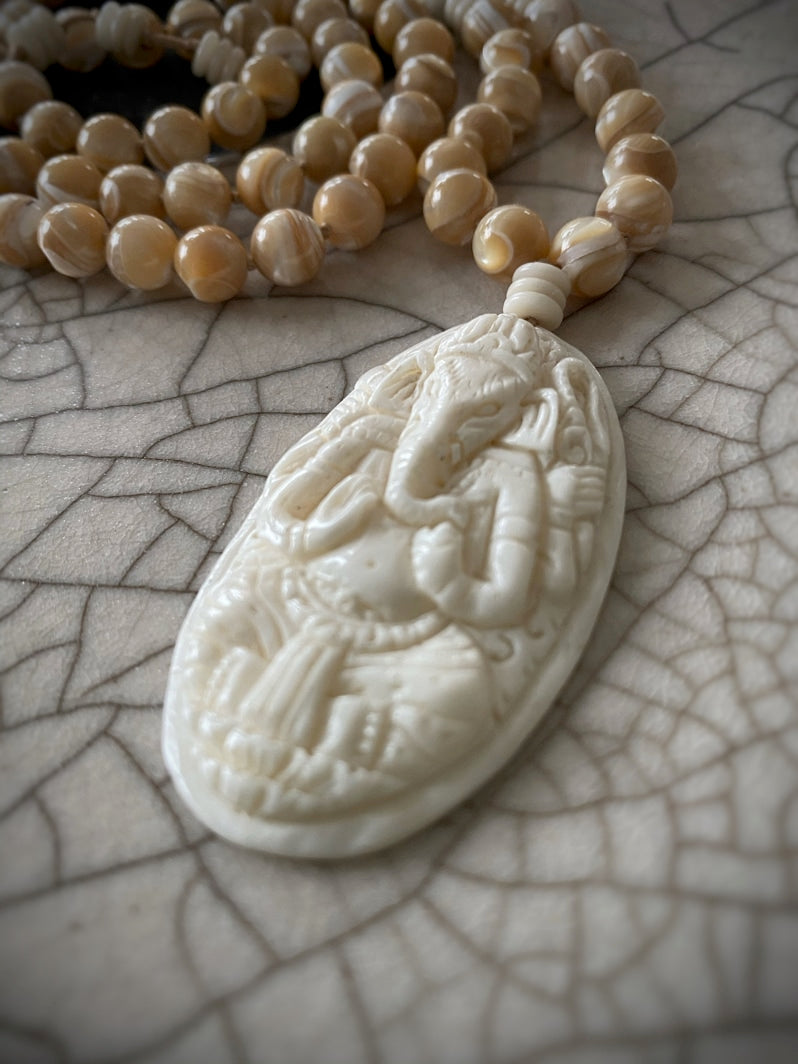M181 - In Love with Ganesha