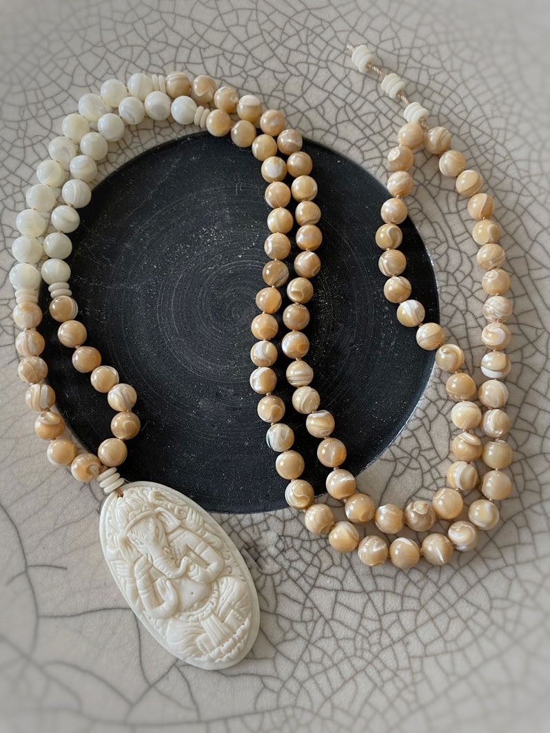M181 - In Love with Ganesha