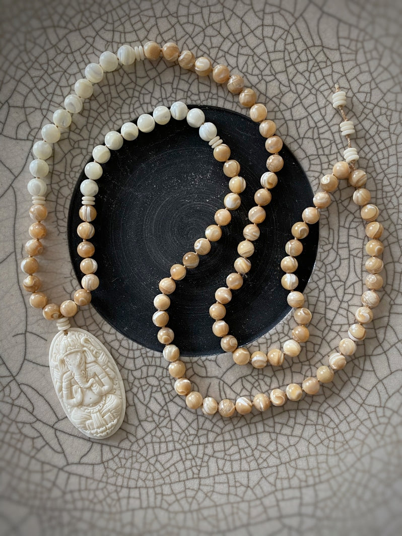 M181 - In Love with Ganesha