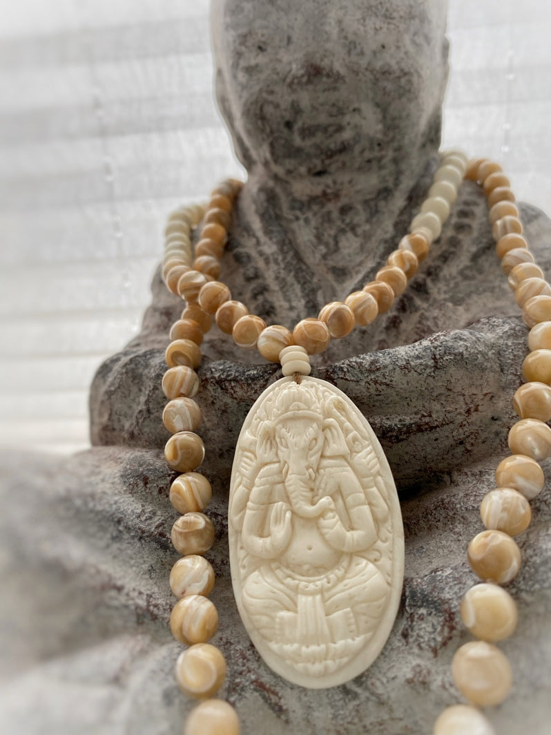 M181 - In Love with Ganesha