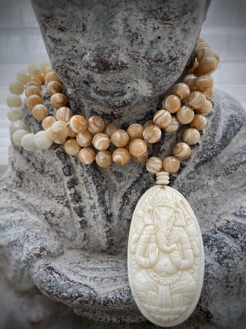 M181 - In Love with Ganesha