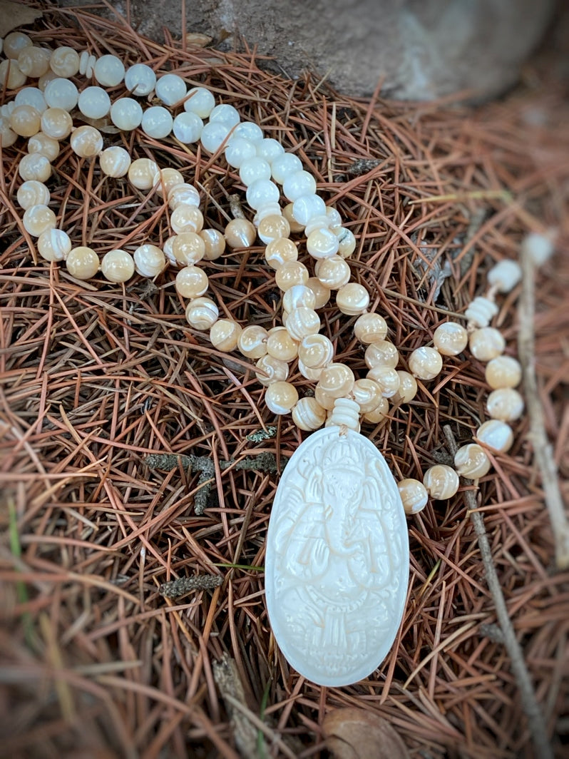M181 - In Love with Ganesha