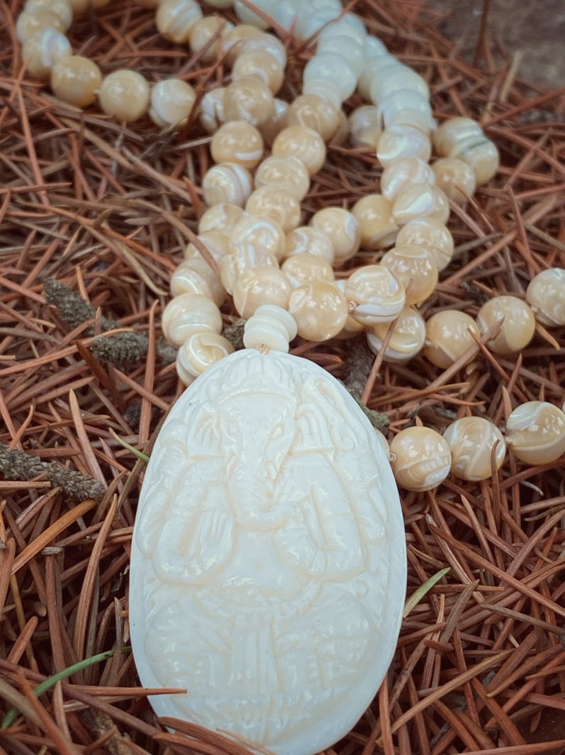 M181 - In Love with Ganesha