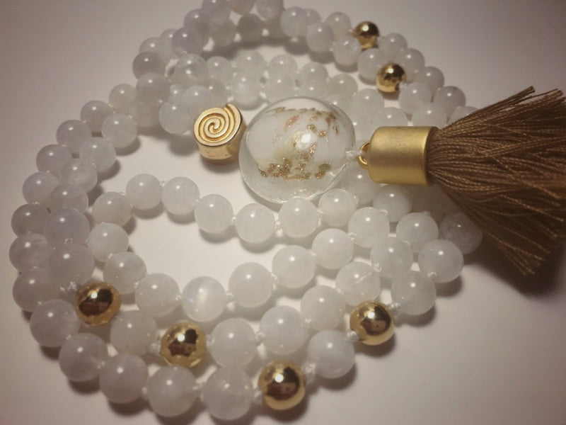 M020 – Glamorous Purity