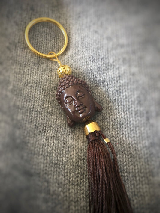 S049 - Brauner Buddha mit Seidenquaste