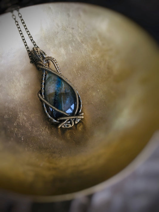 Z082 - Labradorit in Wirework
