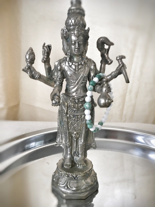 A132 - Weiße Jade mit Jaspis