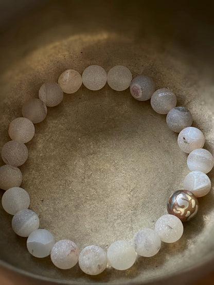 A391 - Druzy Achat mit Mantraperle