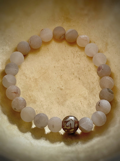 A391 - Druzy Achat mit Mantraperle