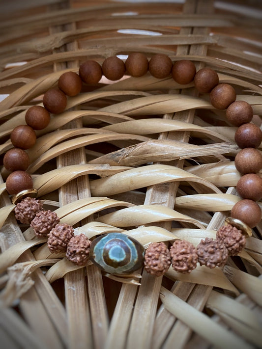 A454 - Sandelholz mit Rudraksha und Achat