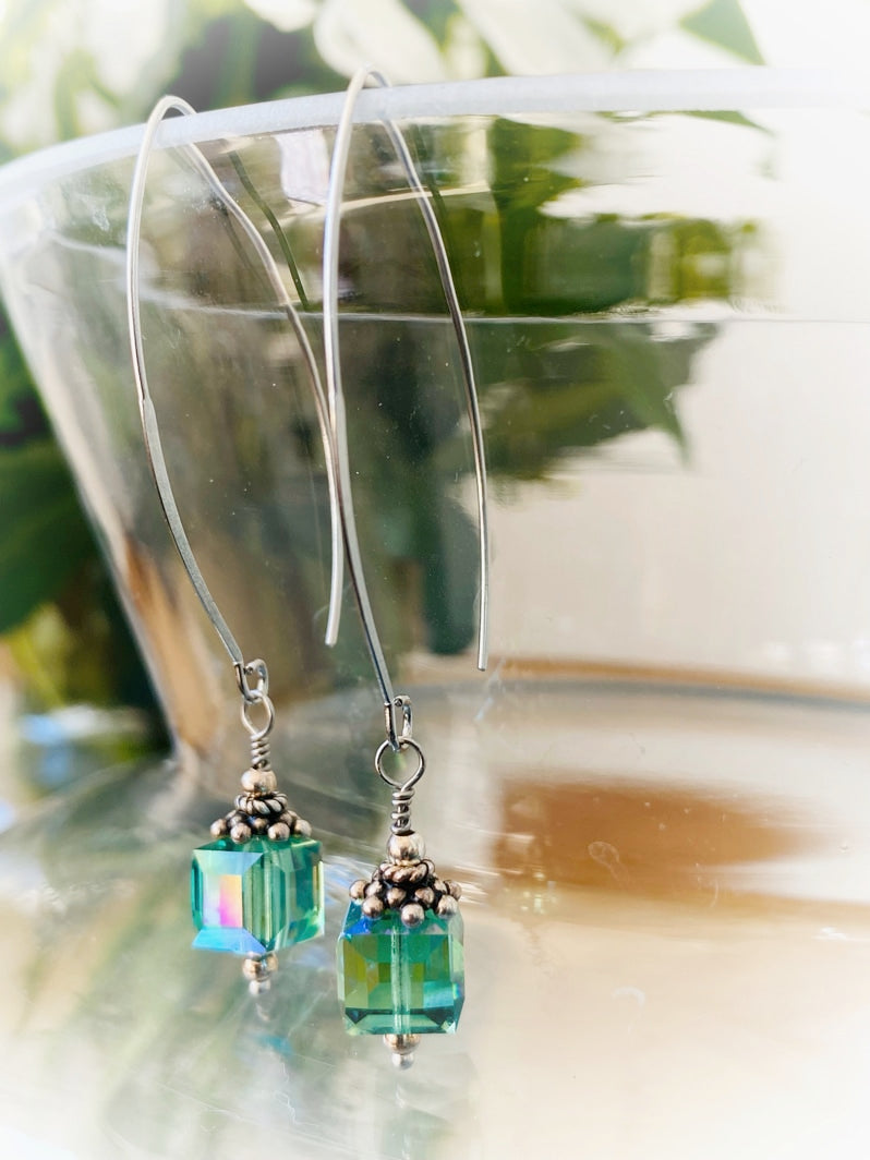 E005 - Silberohrringe mit Swarovski-Perlen