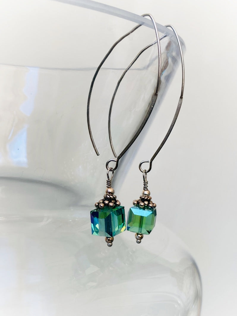 E005 - Silberohrringe mit Swarovski-Perlen