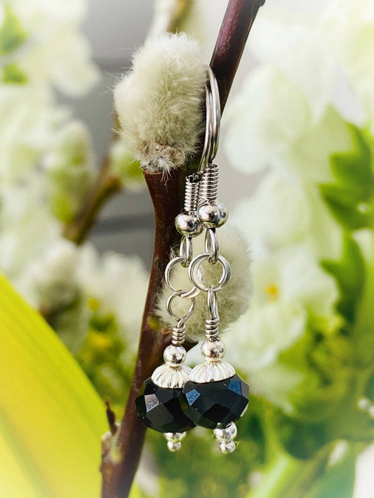 E006 - Silberohrringe mit schwarzen Glas-Perlen