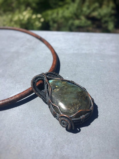 K055 - Labradorit in Wirework