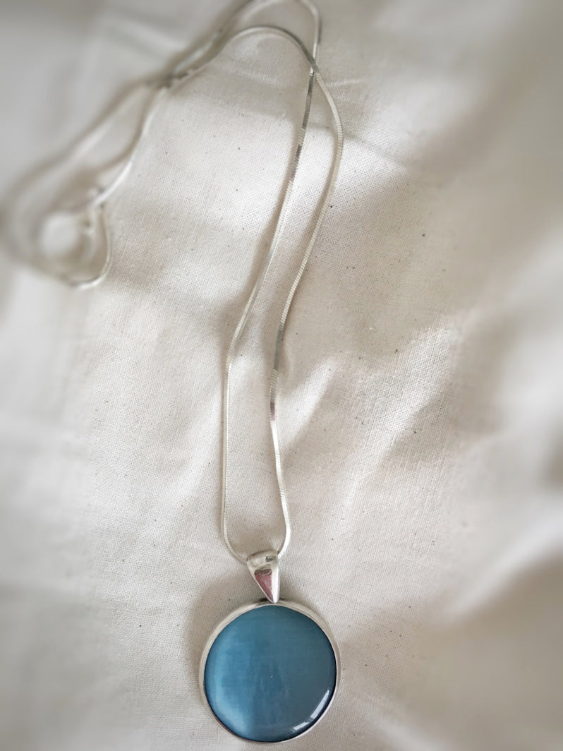 K074 - Blauer Quarz in Silber