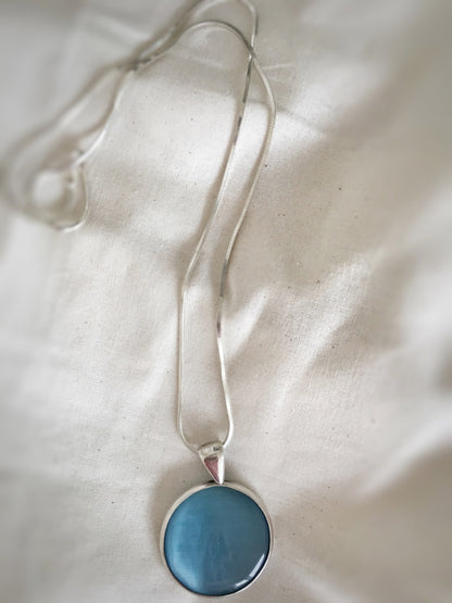 K074 - Blauer Quarz in Silber