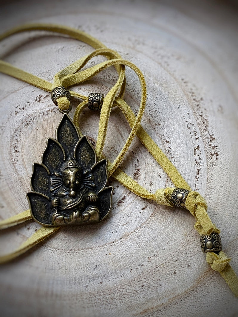 K118 - Ganesha in Lotus