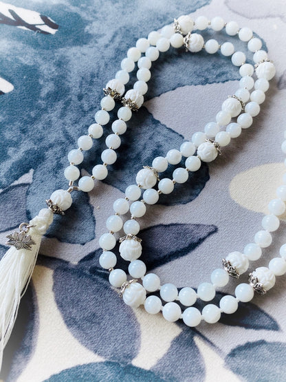 M135 - White Lotus