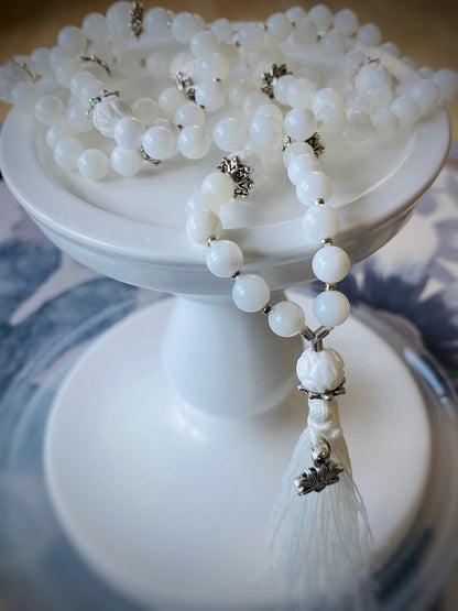 M135 - White Lotus