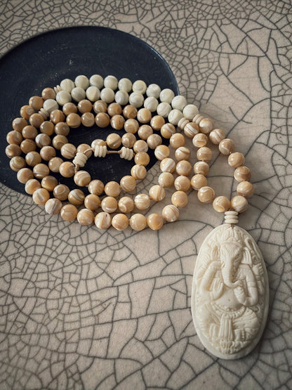 M181 - In Love with Ganesha