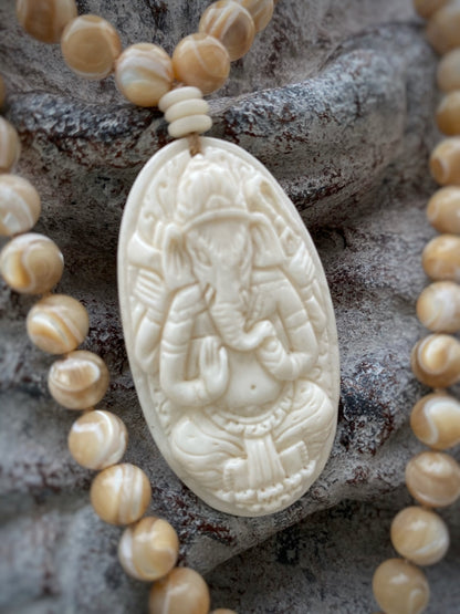 M181 - In Love with Ganesha