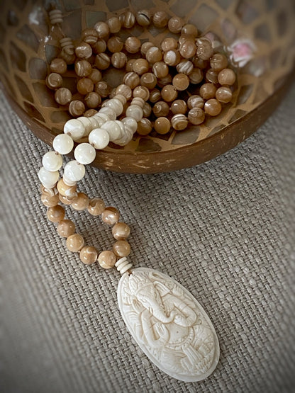 M181 - In Love with Ganesha
