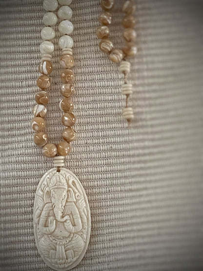 M181 - In Love with Ganesha