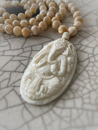 M181 - In Love with Ganesha