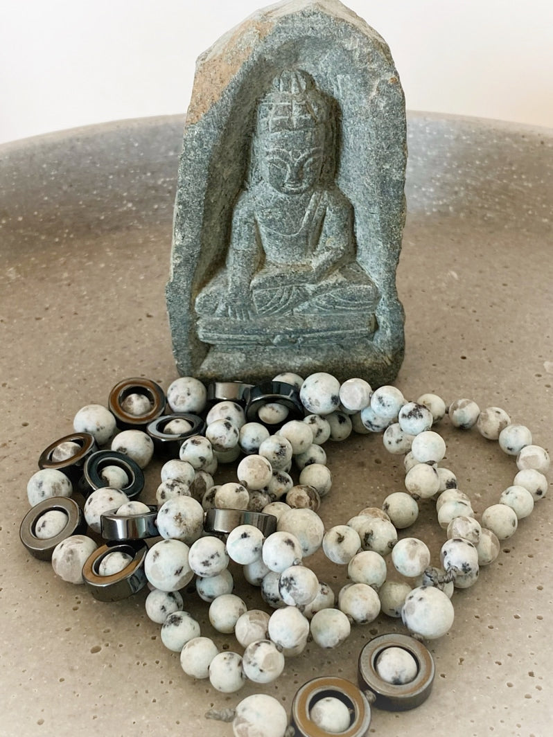 M208 - Solid As A Rock