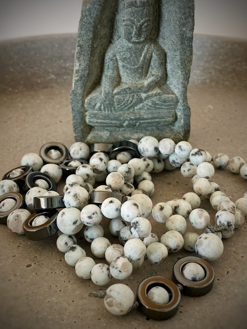 M208 - Solid As A Rock