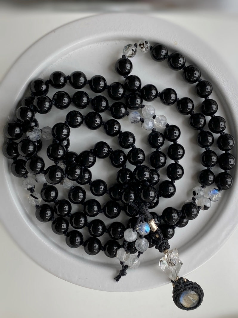 M210 - Moonlight Serenade