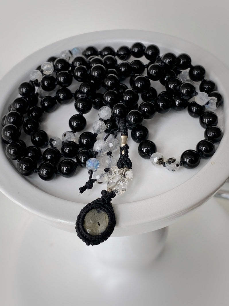 M210 - Moonlight Serenade