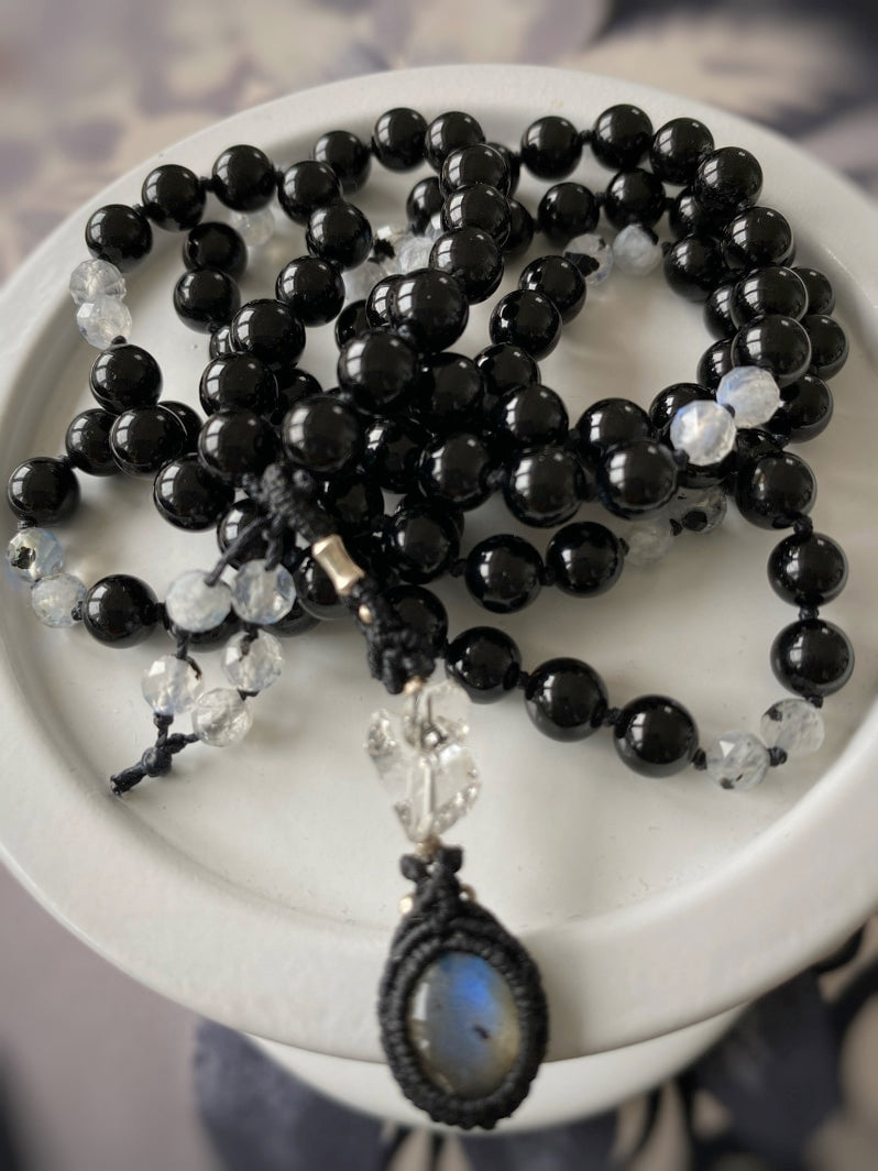 M210 - Moonlight Serenade