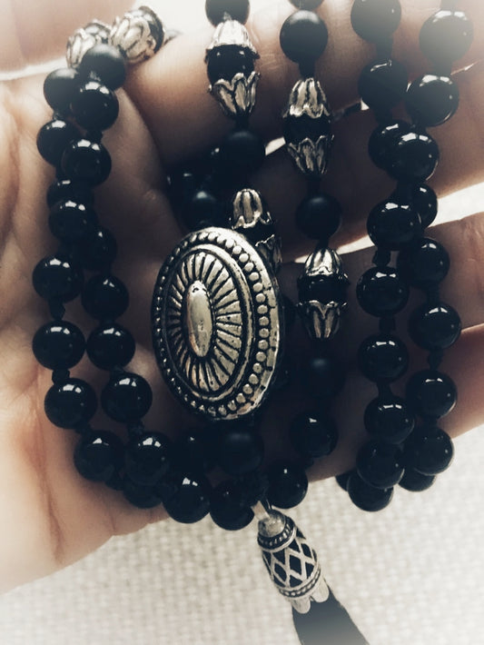 M022 - Black Beauty