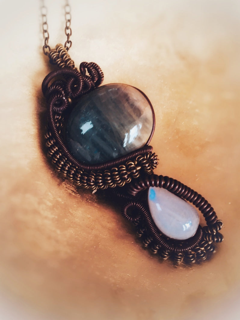 Z080 - Achat und Mondstein in Wirework