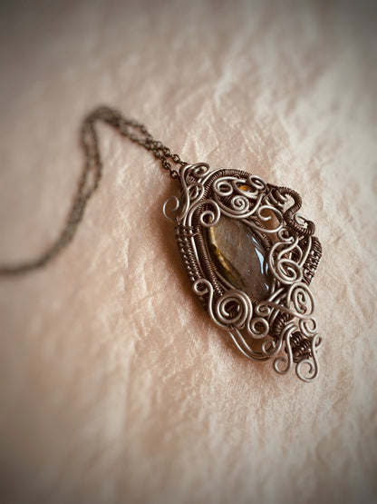 Z081 - Rutilquarz in Wirework