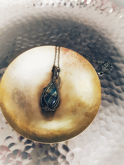 Z082 - Labradorit in Wirework