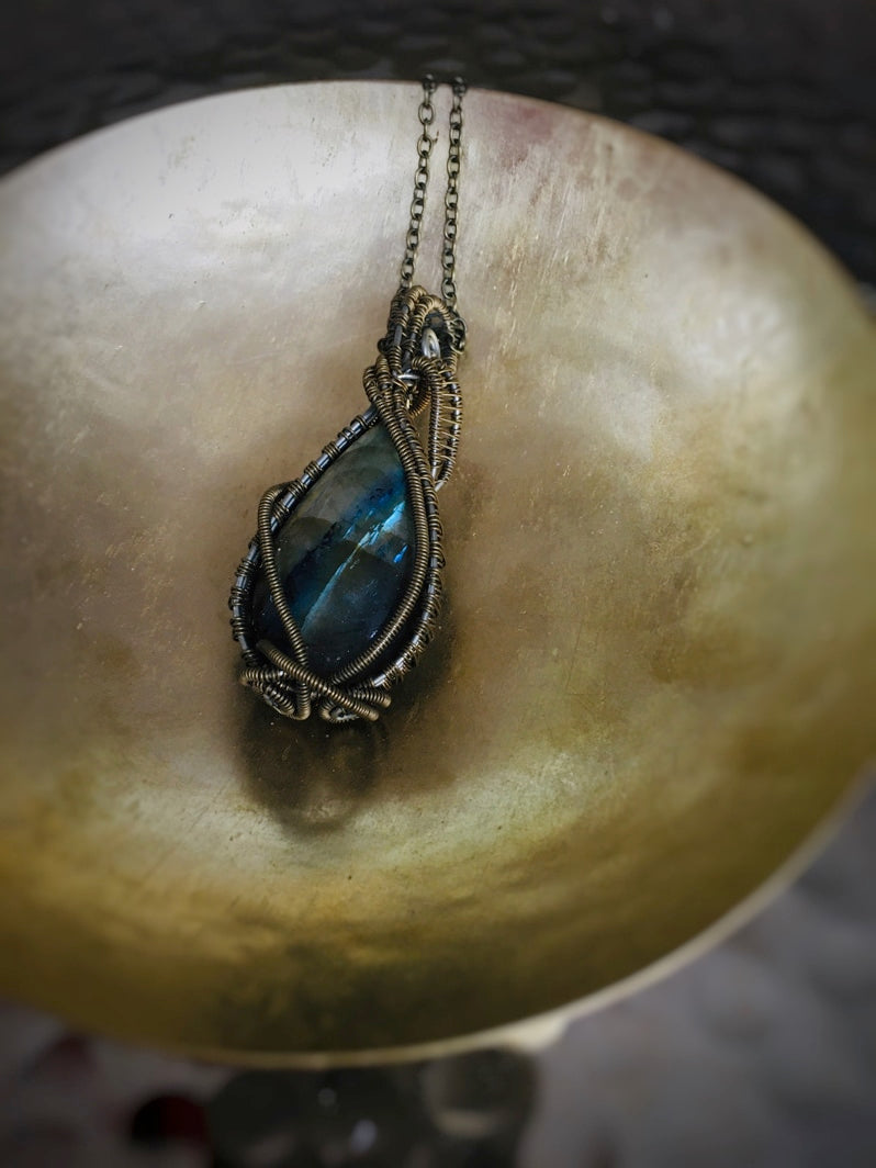 Z082 - Labradorit in Wirework